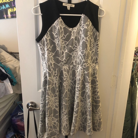 Robbi & Nikki Black White Crochet Overlay Dress - Picture 1 of 5